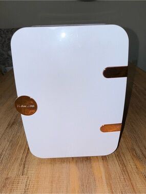 Flawless Beauty Mini Skincare Fridge White Rose Gold Like New